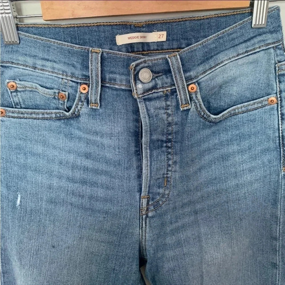 Levi’s Wedgie Skinny Light Distressed Button Fly Jean Size 27 - Picture 4 of 9